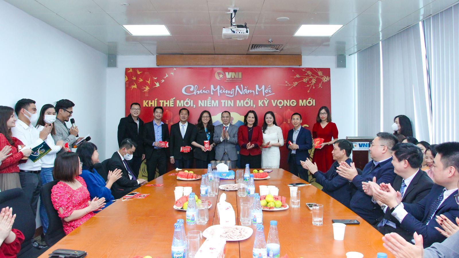 VNI KHAI XUÂN NHÂM DẦN 2022 VỚI KHÍ THẾ MỚI